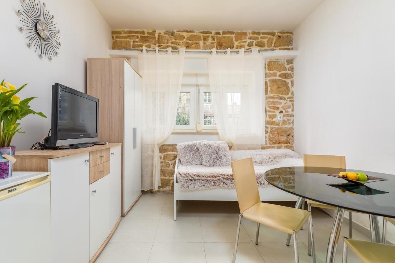 Apartment Nikola Fazana Bagian luar foto