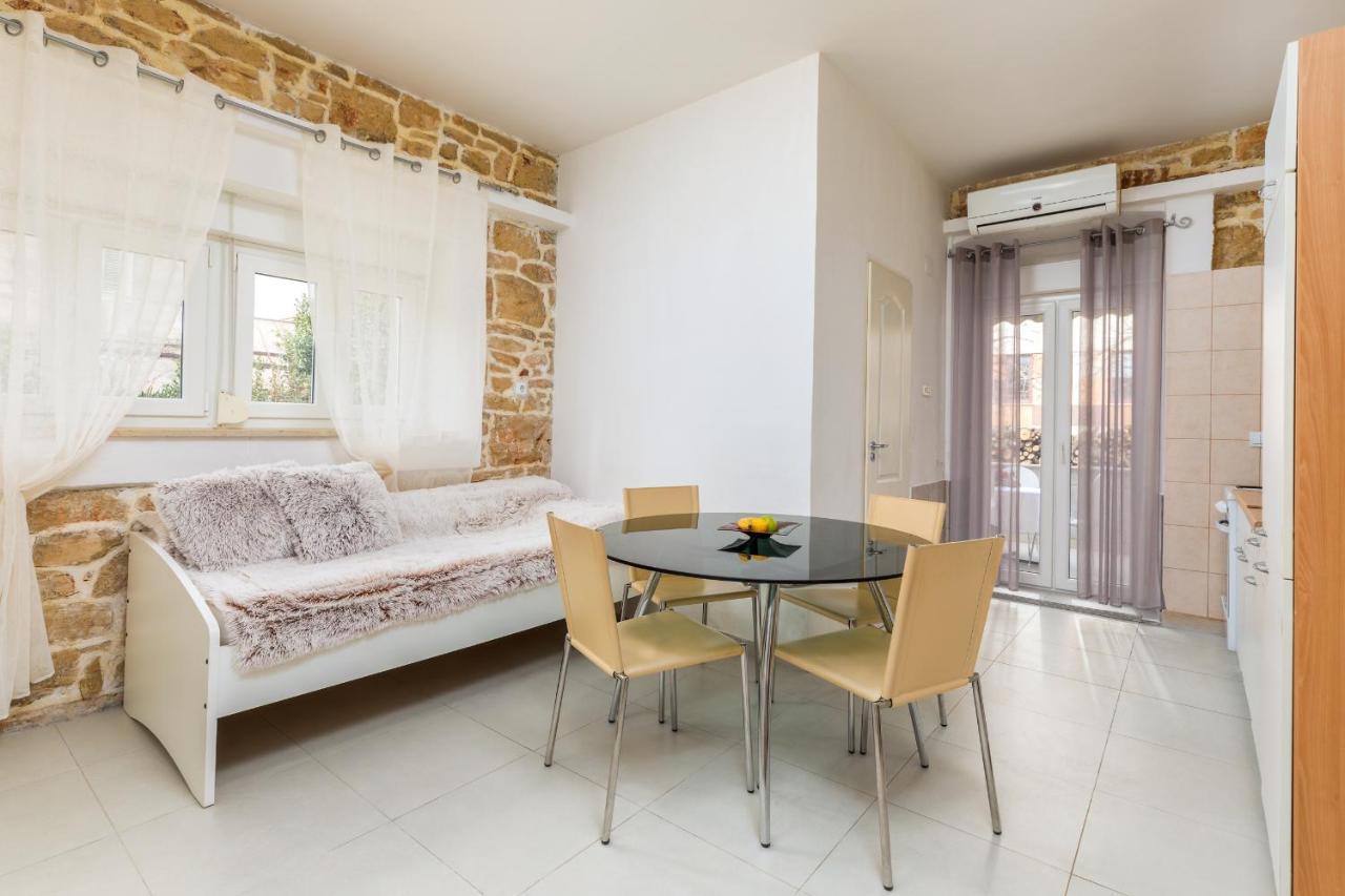 Apartment Nikola Fazana Bagian luar foto