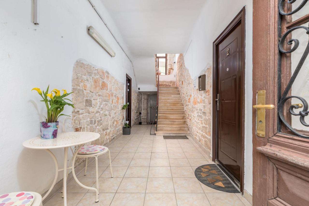 Apartment Nikola Fazana Bagian luar foto