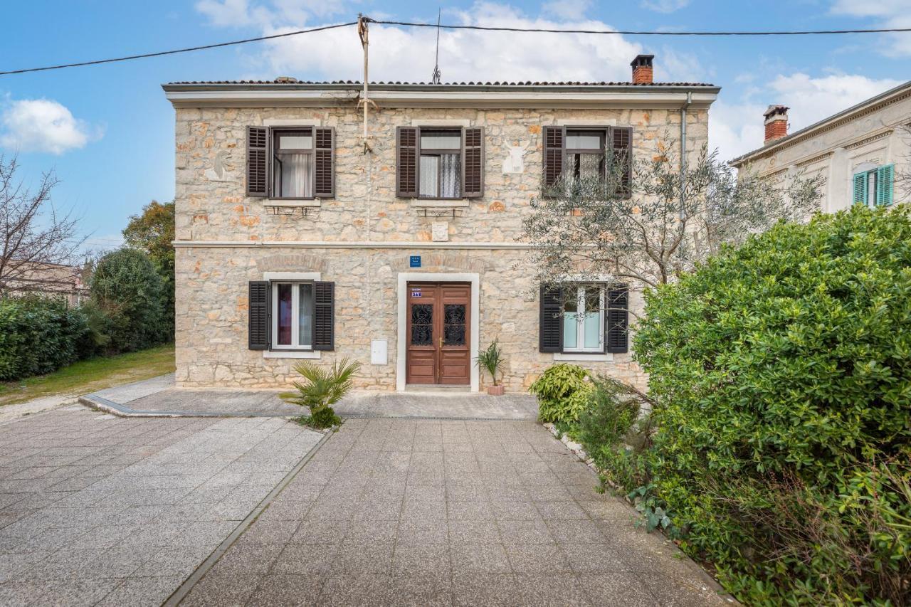 Apartment Nikola Fazana Bagian luar foto